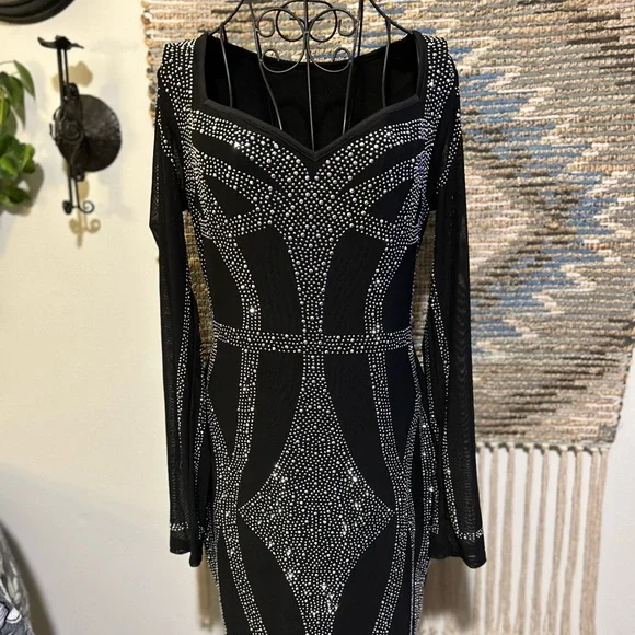 Elegant Black and Silver Women's Dress - Picture 1 of 11